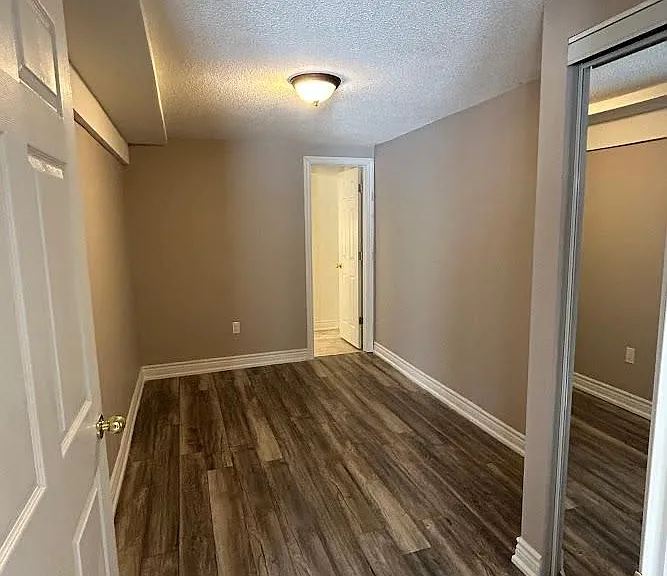 43 Littleriver Ct #LOWER — Photo 8