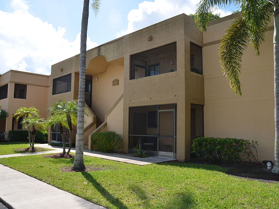 Cozy 2bed/ 2bath in Weston