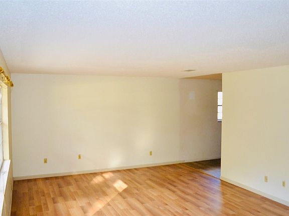 4th image of 7814 Sabra Dr