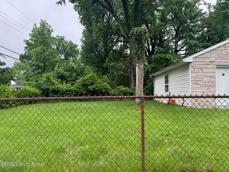 1113 Southwestern Pkwy — Photo 14