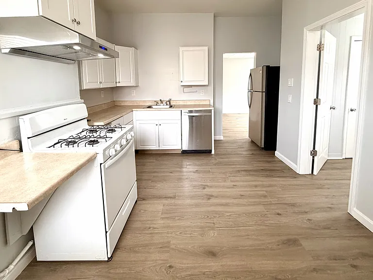 42 Everett St #3 — Photo 11