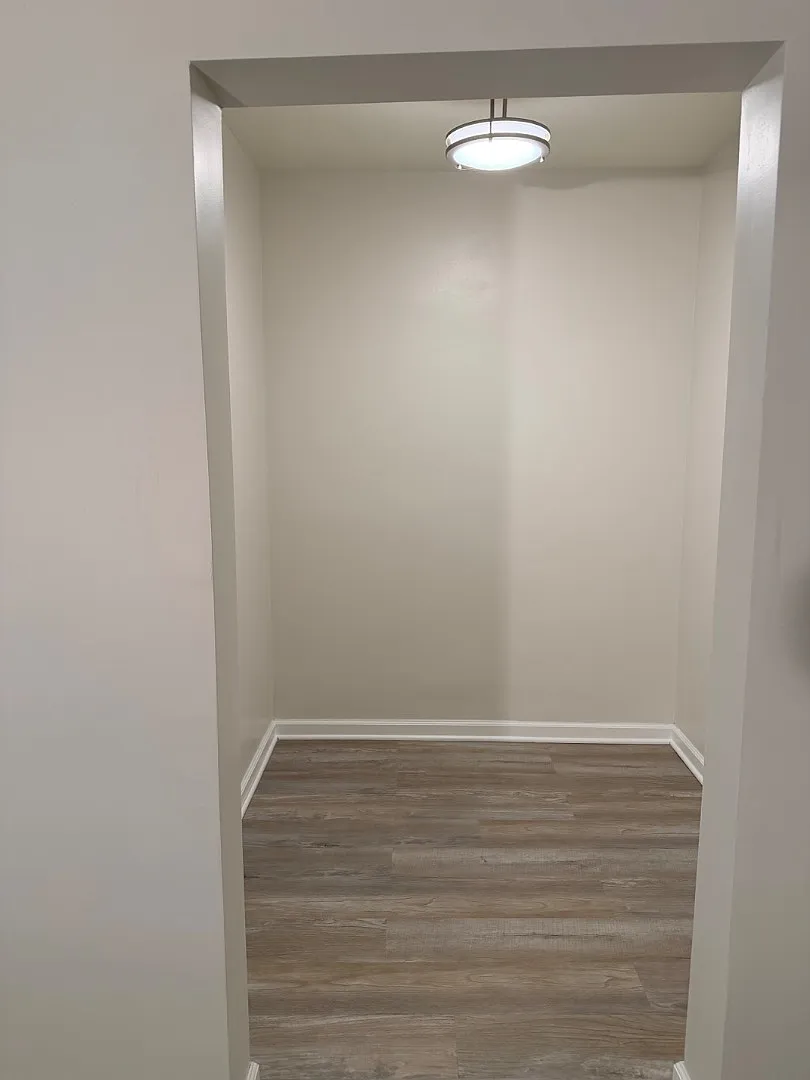1030 Kilburn Ave - Unit 2 — Photo 3