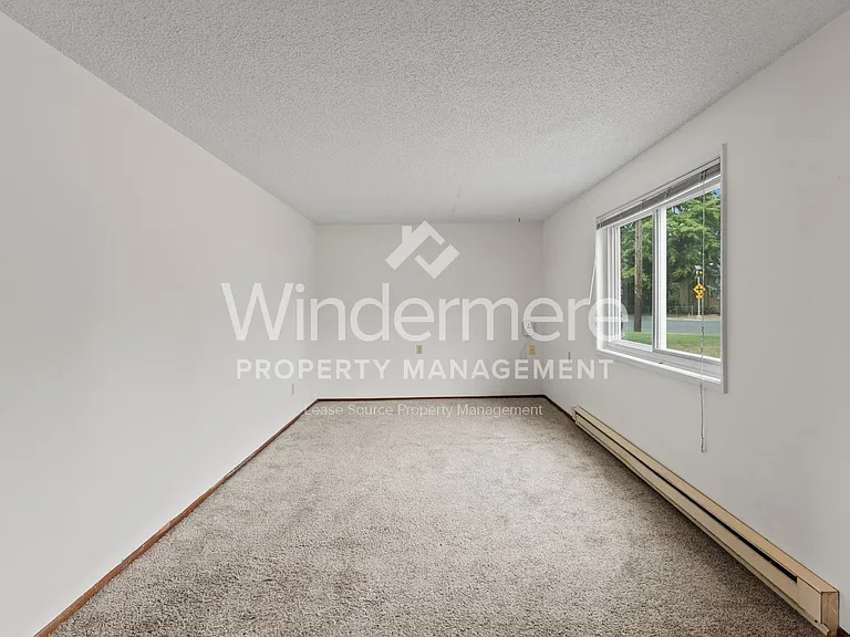 904 S McDonald Rd — Photo 2