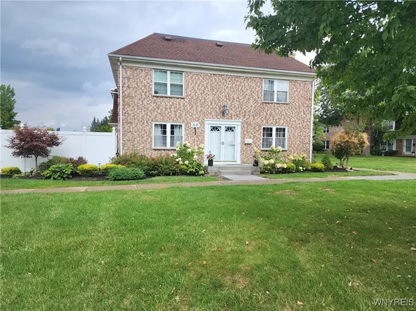 50 Carriage Dr APT 5, Orchard Park, NY 14127