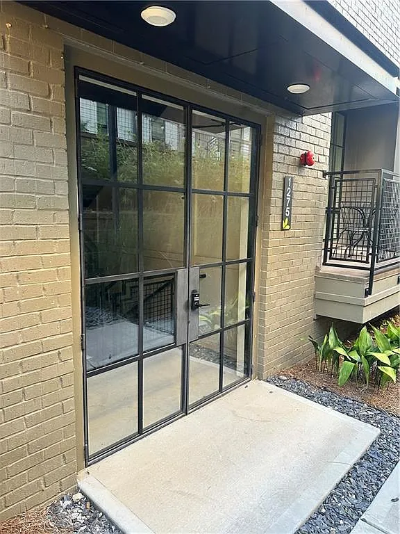 2 bed, 2.5 bath, 1470 sqft, $2,900 — Photo 3