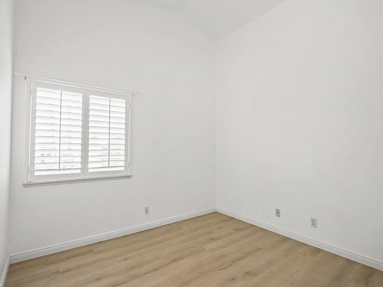 1801 Capetown Cir — Photo 14