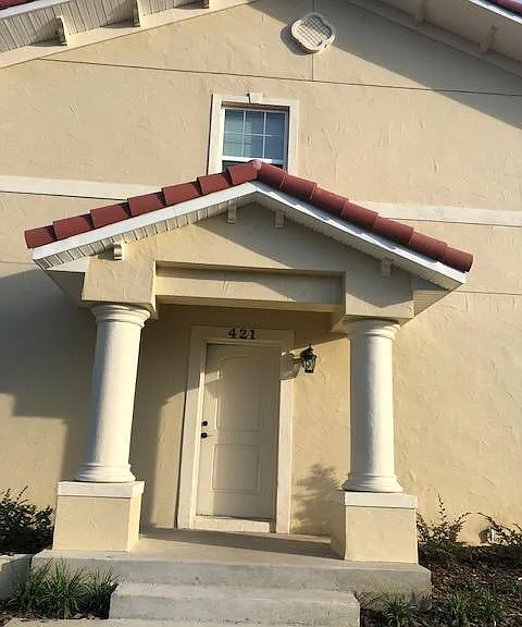 421 E Park — Photo 1