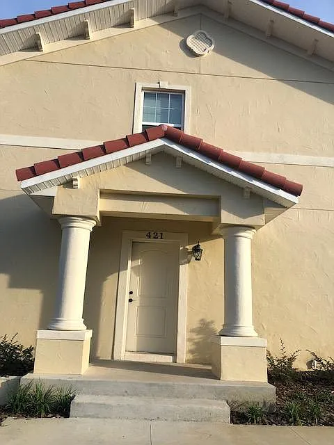 421 E Park