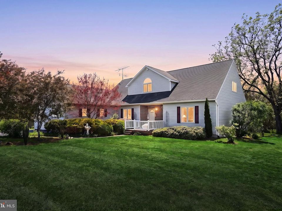 1st image of 355 Sachs Rd