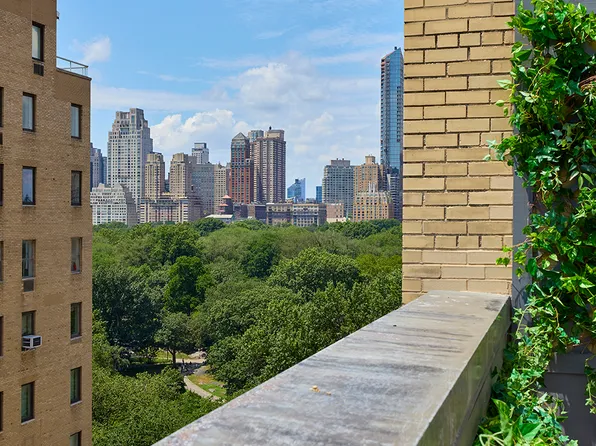 870 5th Avenue image 10 of 27