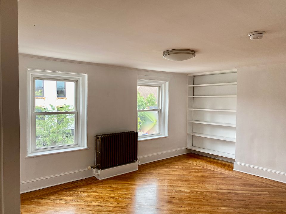 Large living room with built ins.