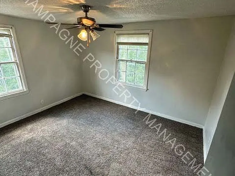 5400 Swope Pkwy — Photo 16