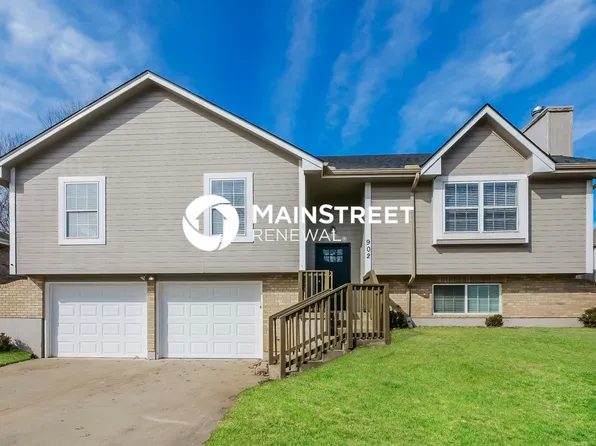 902 SW Foxtail Dr, Grain Valley, MO 64029