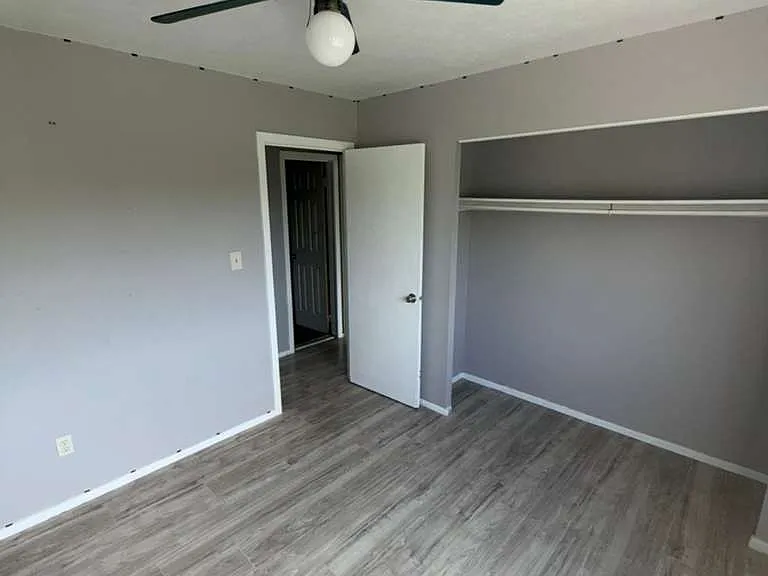 3265 E 143rd St #1 — Photo 3