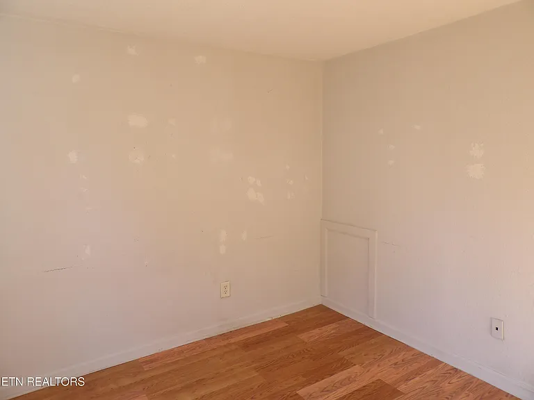 332 Cleveland St — Photo 11