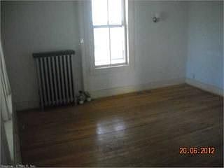 2nd image of 18 Pleasant St
