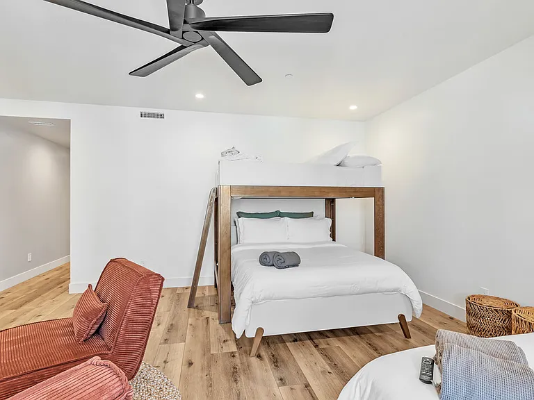 806 N Cleveland St #2 — Photo 17
