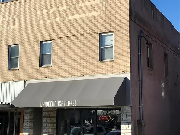 111 W 2nd St N, Newton, IA 50208