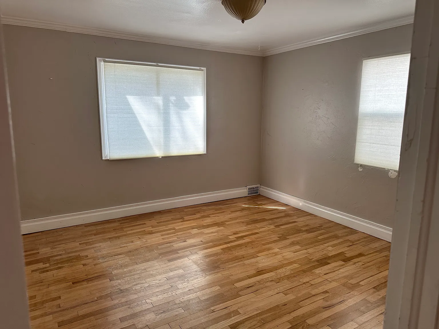 2 bed, 868 sqft, $2,000 — Photo 3