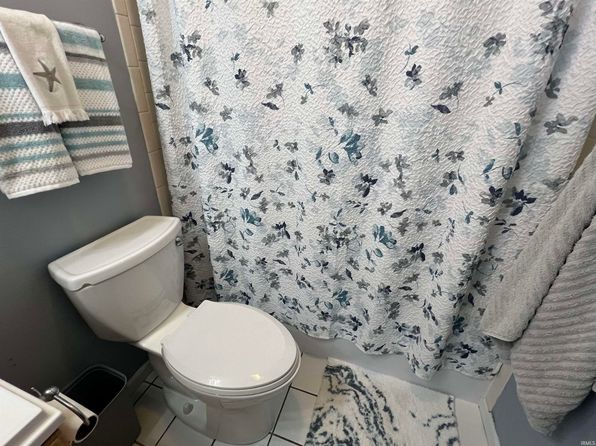 550 Vistula Ter APT 4, Mishawaka, IN 46544