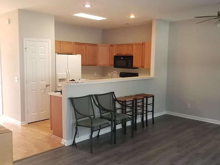 584 Governor Treutlen Cir — Photo 6
