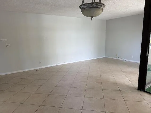 500 Egret Cir #8211 — Photo 34