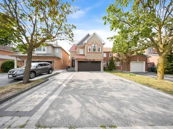 63 Blue Spruce St N, Brampton, ON L6R 1C4