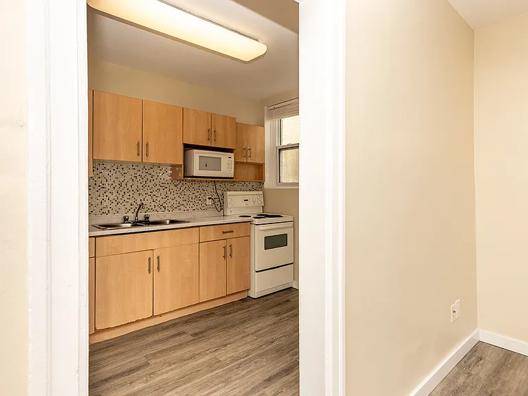 331 Marion St #2 — Photo 7