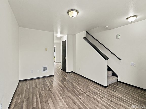 4th image of 1116 109th St E Unit 6