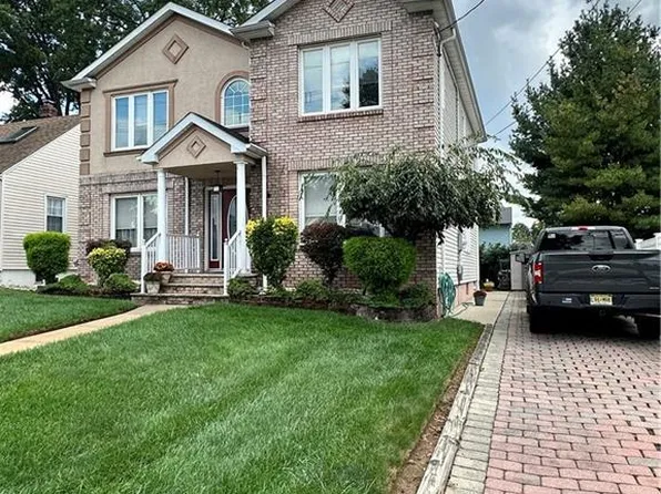 5 March Pl, Fords, NJ 08863