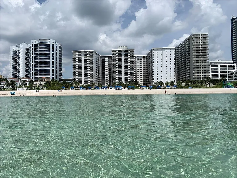 6039 Collins Ave #310 — Photo 35