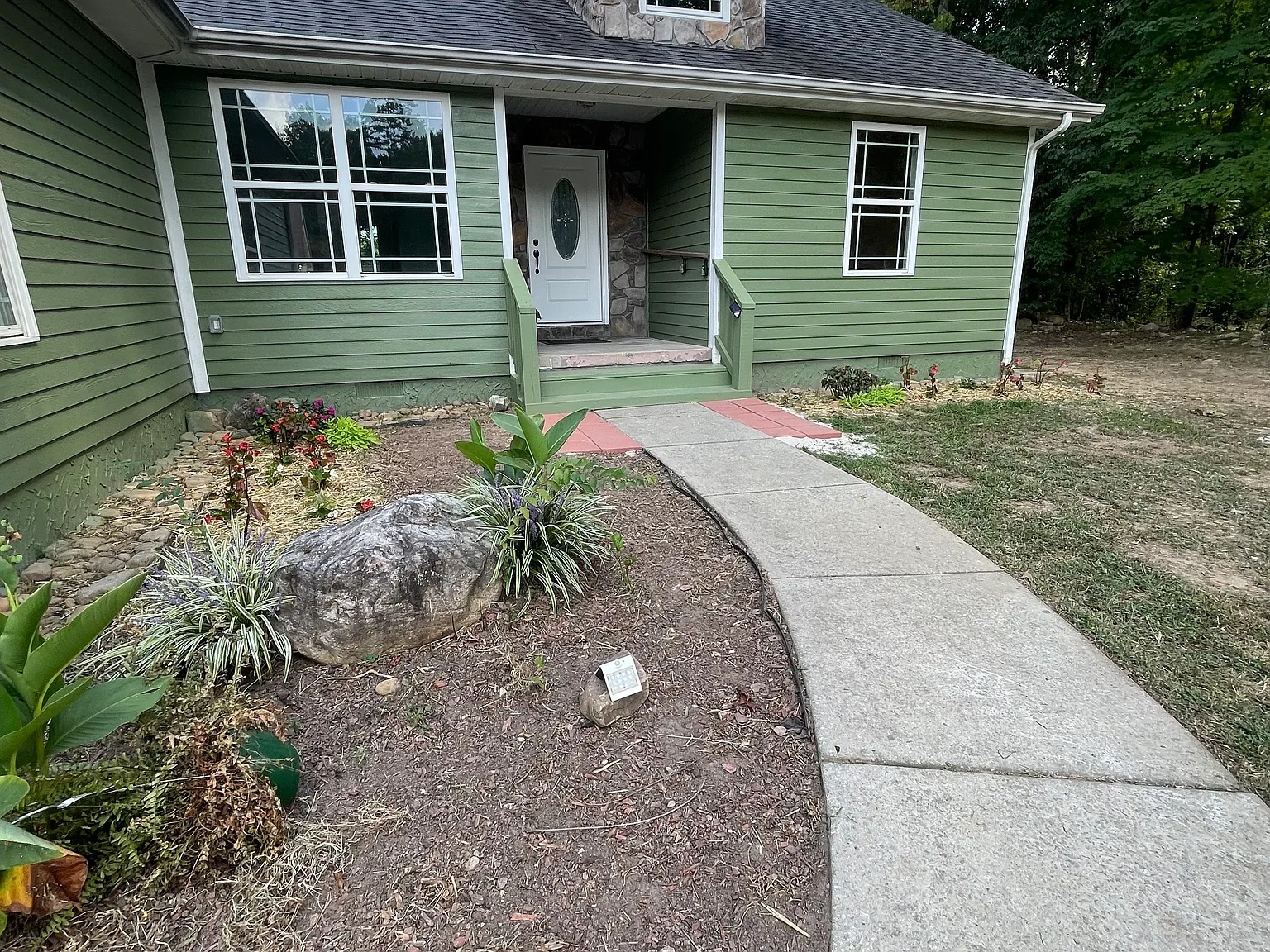 3 bed, 1966 sqft, $2,300 — Photo 3