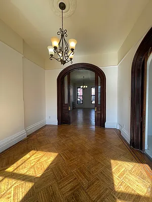 Rented by Compass | media 22