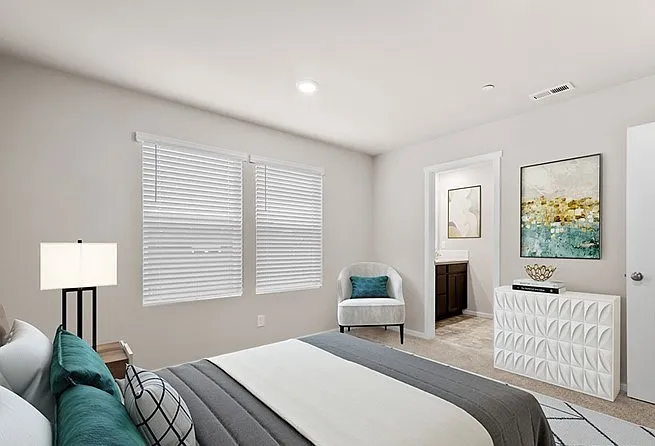 18725 Emmons Ct E — Photo 18