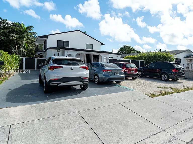 2729 SW 67th Ave — Photo 39