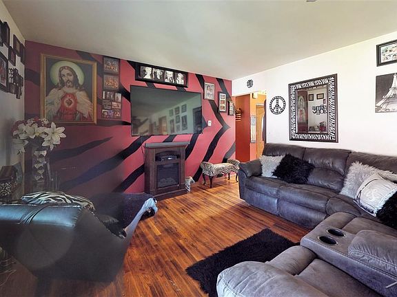4th image of 6330 Cranston Pl