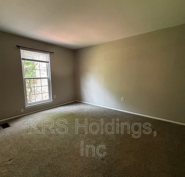 817 Pleasant St — Photo 21