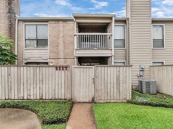 2nd image of 9557 Pagewood Ln #9557