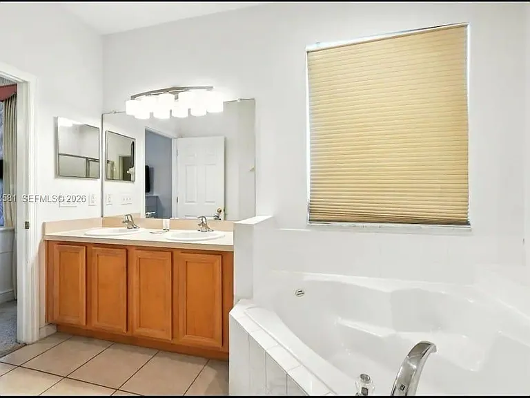 8520 Sunrise Key Dr — Photo 14