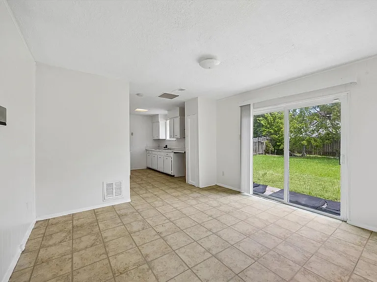 12639 Chiswick Rd — Photo 5