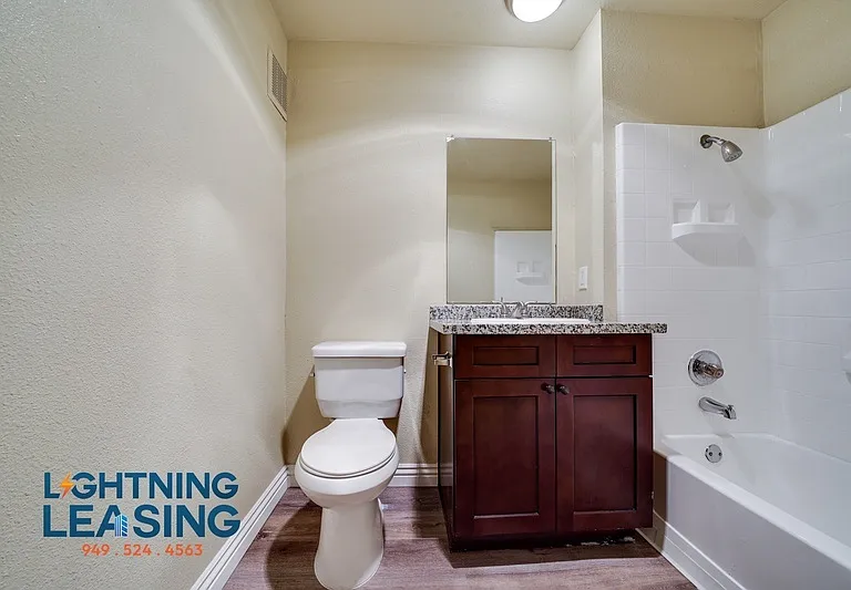 2850 Riverside Dr #2-206 — Photo 12