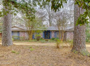 1735 Hillview Dr, Jackson, MS 39211