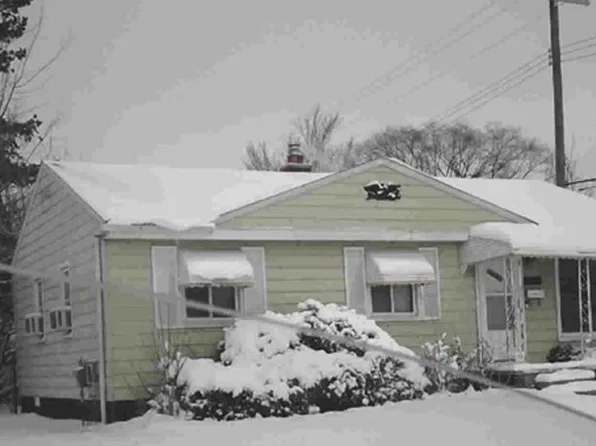12895 Sidonie Ave, Warren, MI 48089