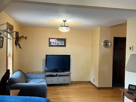 5th image of 782 29 3/4 Avenue