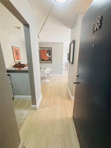 1255 Collins Ave APT 208, Miami Beach, FL, 33139