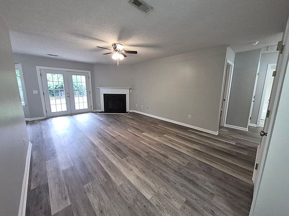 3rd image of 62 Oakwater Dr