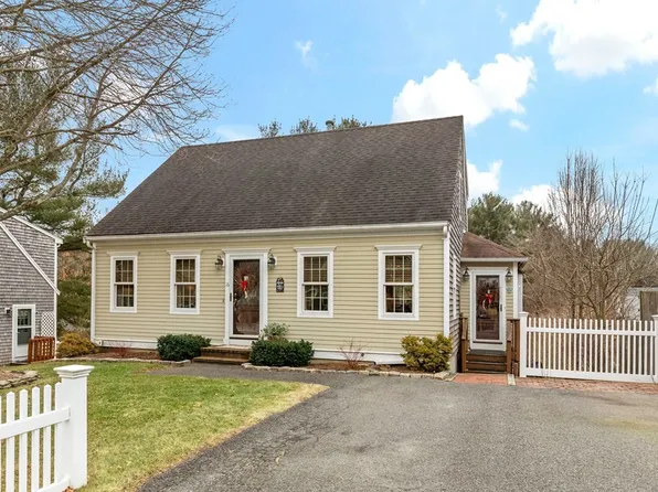 16 Champion Way, Pembroke, MA 02359