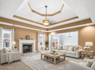 111 Victory Lake Dr, Vine Grove, KY 40175