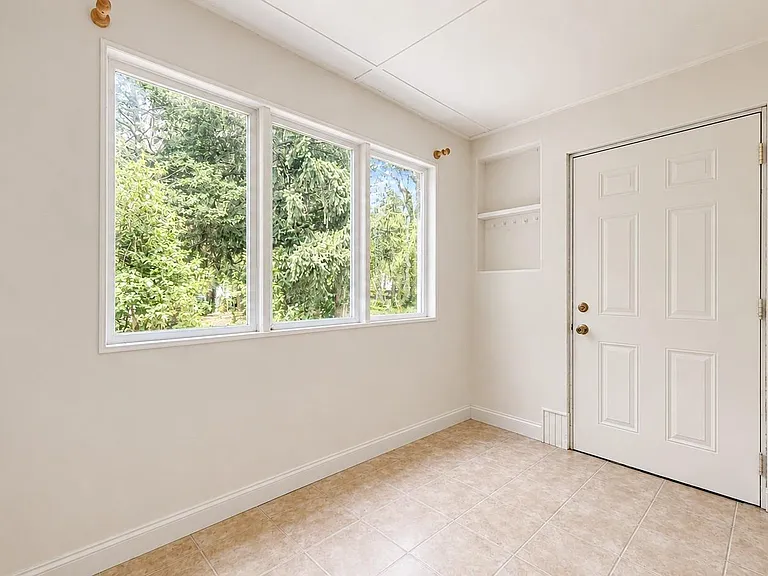 316 Pitney Rd — Photo 7