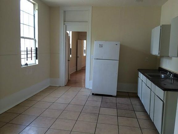 4th image of 3004 Saint Peter St #6